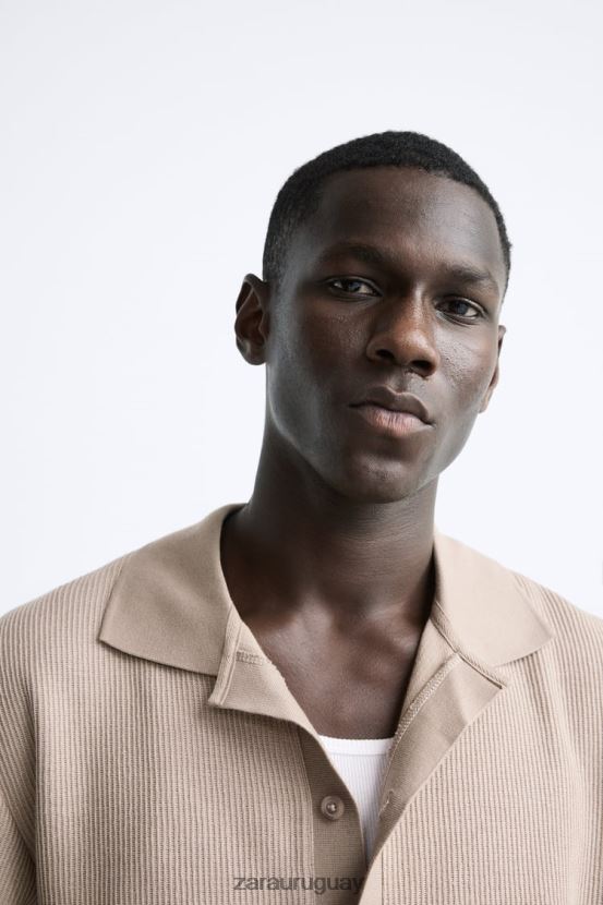 Zara camisa estructurada hombres H6RHL2994 marrón claro ropa