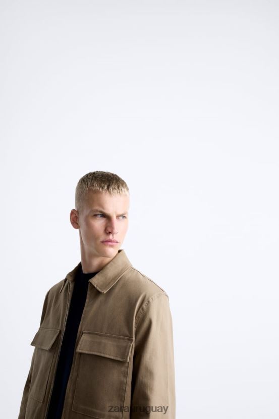 Zara sobrecamisa con bolsillo hombres H6RHL21179 arena ropa