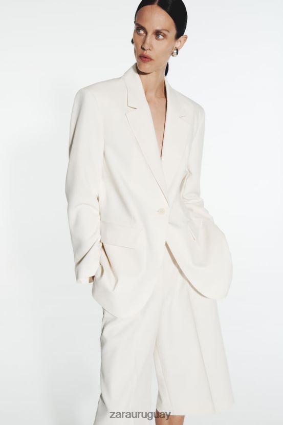 Zara bermudas plisadas mujer H6RHL2535 ostra blanca ropa