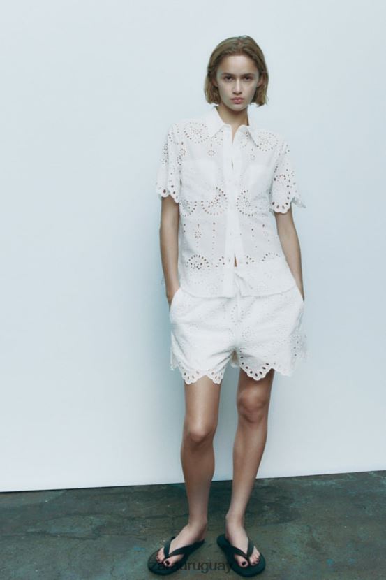Zara shorts con ojales bordados mujer H6RHL2593 ostra blanca ropa