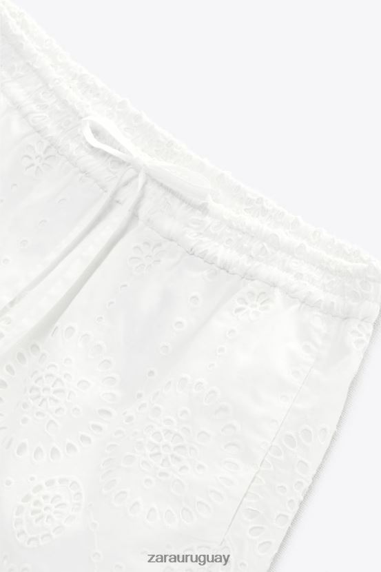 Zara shorts con ojales bordados mujer H6RHL2593 ostra blanca ropa