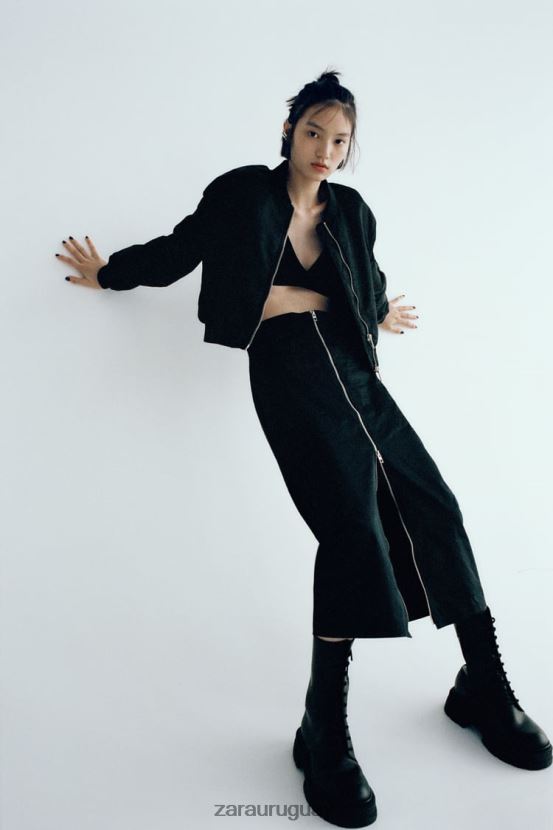 Zara falda de nailon con cremallera mujer H6RHL2634 negro ropa