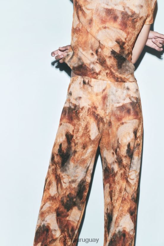 Zara pantalones estampados con pliegues mujer H6RHL2924 caqui ropa