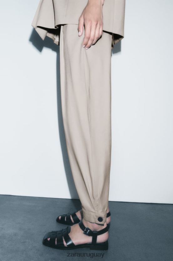 Zara pantalones cónicos mujer H6RHL2903 arena ropa