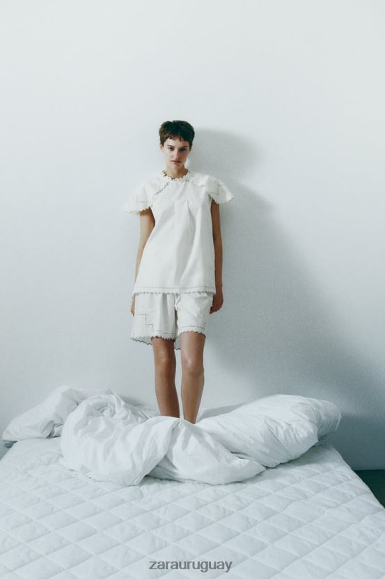 Zara top bordado en contraste mujer H6RHL2828 blanco ropa