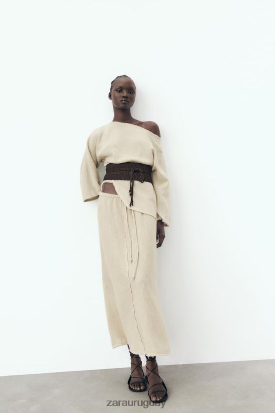 Zara blusa con textura rústica mujer H6RHL2382 arena ropa