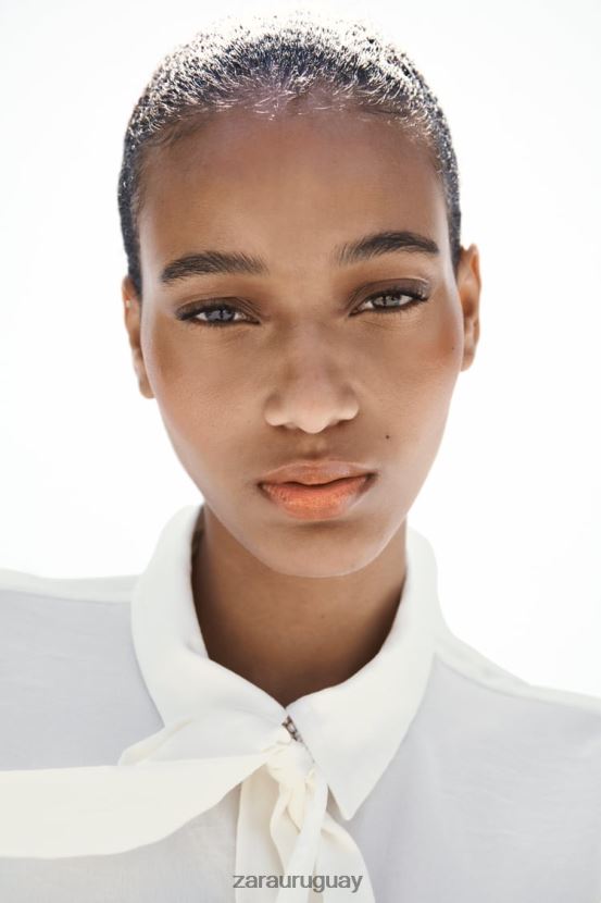 Zara camisa con cuello con lazo y botones de perlas mujer H6RHL2381 crudo ropa