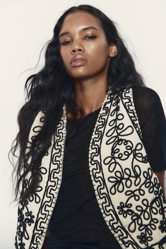 Zara chaleco acolchado bordado mujer H6RHL2222 crudo ropa