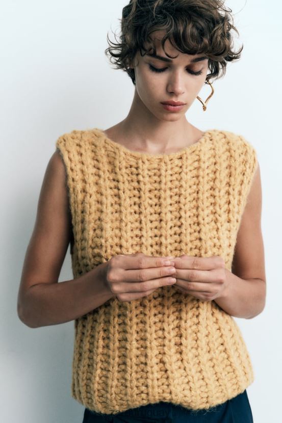 Zara chaleco de punto corto mujer H6RHL2196 mostaza ropa