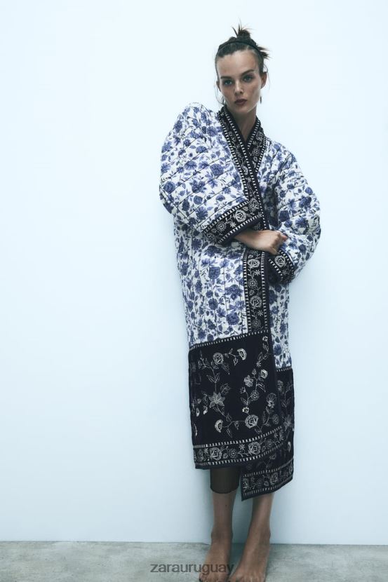 Zara kimono floral acolchado mujer H6RHL216 azul ropa